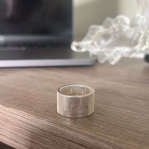 Gucci ring